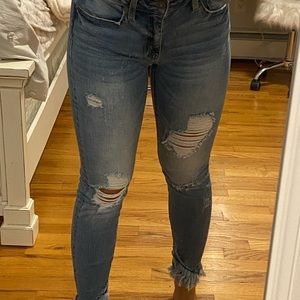 Low waisted frayed edge jeans